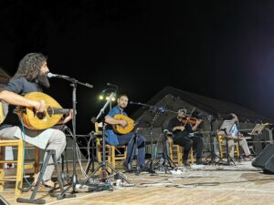 Φεστιβάλ Ρεμπέτικου «Η Σύρα του Μάρκου Βαμβακάρη»: Ολοκληρώθηκε με πολύ μεγάλη επιτυχία “μαγεύοντας” το κοινό (pics)