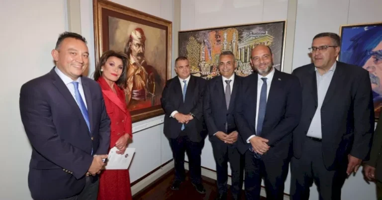Εγκαινιάστηκε η Δημοτική Πινακοθήκη Τρίπολης «Φίλιππος Τσιχριτζής» – Ένα νέο πολιτιστικό τοπόσημο στην καρδιά της πόλης