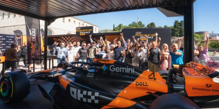 Η απόλυτη εμπειρία Formula 1 στη Λάρισα αυτή την Κυριακή με τους McLaren F1 Team και προσομοιωτές F1Πηγή: iefimerida.gr – Η απόλυτη εμπειρία Formua 1 στη Λάρισα αυτή την Κυριακή με τους McLaren F1 Team και προσομοιωτές F1