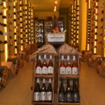 Simon’s Wine Spot στις Καλύβες – Μια boutique κάβα που θα λατρέψετε!